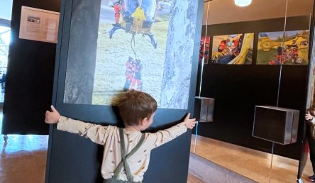 Výstava fotografií se na celý duben přesunula do Českého Krumlova